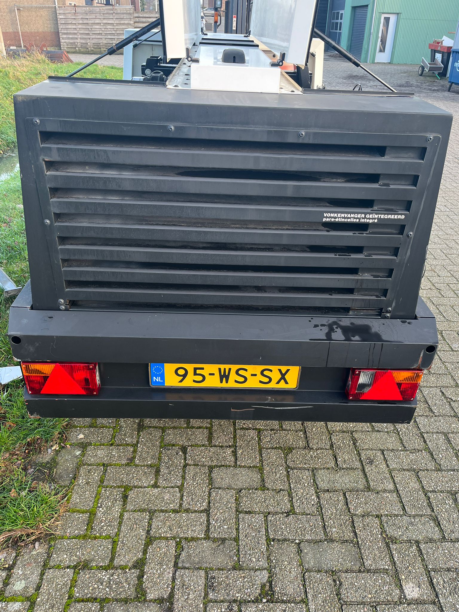 a98ac82c 5243 46dd b3f1 c38d4122adcf